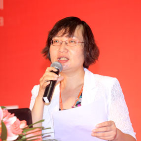 中國電子學會物聯網專委會副秘書長，中國可穿戴產業聯盟秘書長王新霞